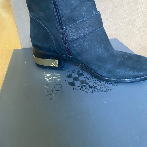 Vince Camuto suede bootie - Picture 3 of 5